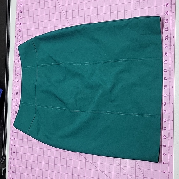 Womens 5 pencil skirts size 2 Worthington black red blue pink green knee length - Picture 8 of 11